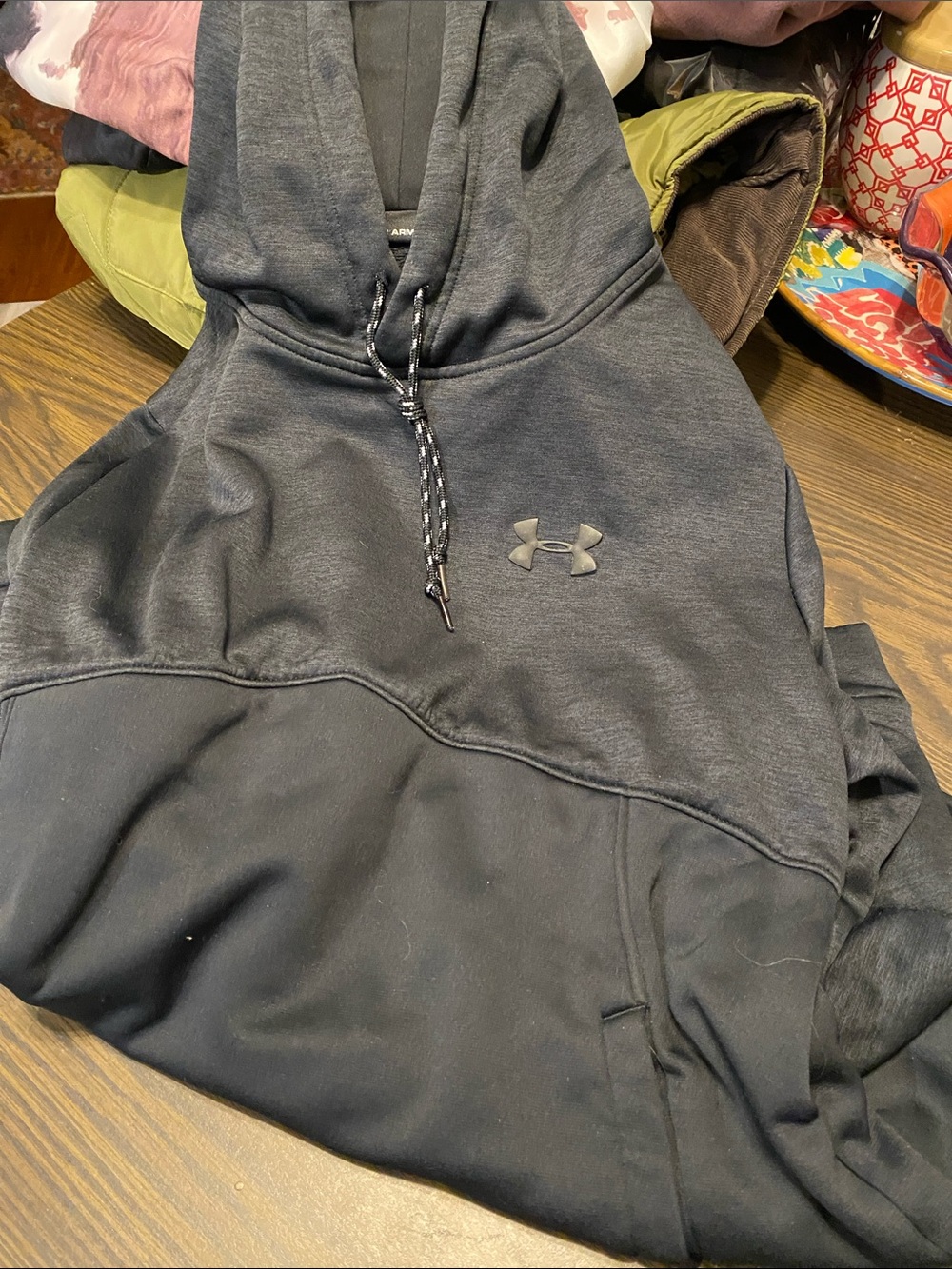 Under Armour Men's black Pullover Hoodie